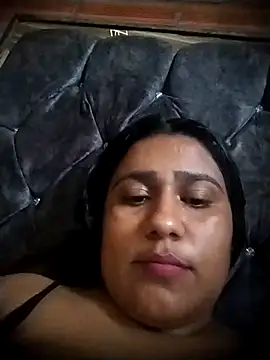 Snapshot of morenitagras chatting on 10.21.25 morenitagras online show from 10.21.25