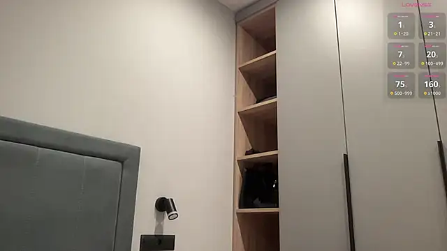 cute mark online show from 10.24.25