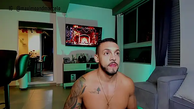 Snapshot of Maximo_Marcelo chatting on 12.31.24 Maximo Marcelo online show from 12.31.24