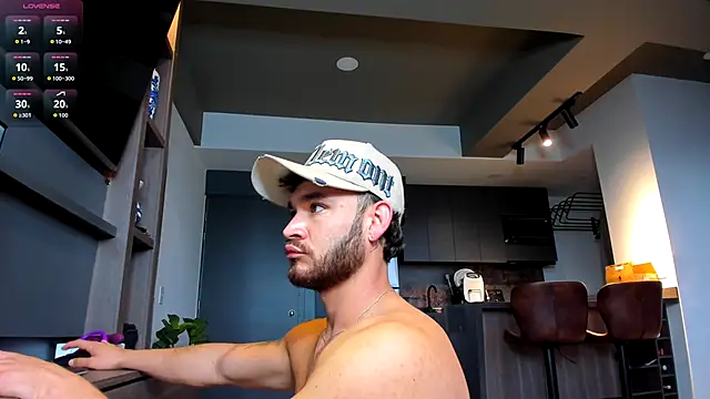 Snapshot of Maximo_Marcelo chatting on 10.30.25 Maximo Marcelo online show from 10.30.25