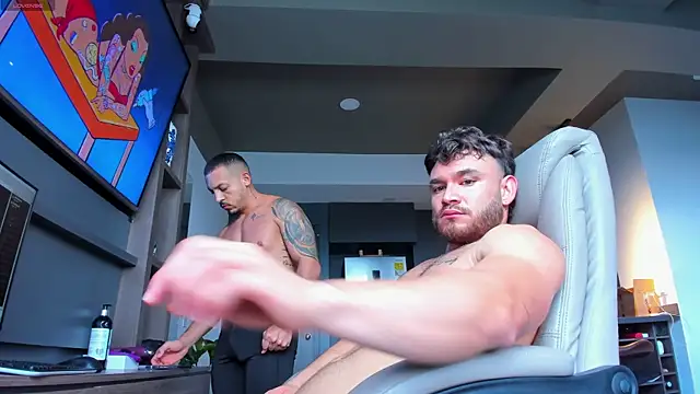 Snapshot of Maximo_Marcelo chatting on 11.04.25 Maximo Marcelo online show from 11.04.25