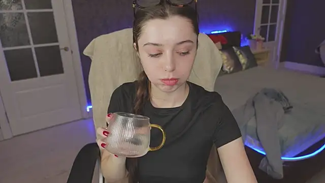 DinaCandy online show from 03.02.25