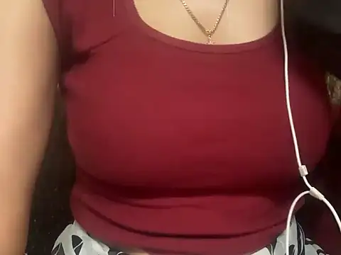 Snapshot of _FluffyHxney_ chatting on 12.06.24  FluffyHxney  online show from 12.06.24