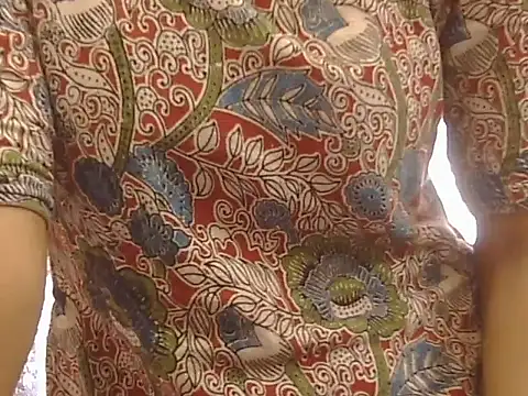 Snapshot of _FluffyHxney_ chatting on 10.05.25  FluffyHxney  online show from 10.05.25