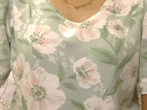 Snapshot of _FluffyHxney_ chatting on 10.09.25  FluffyHxney  online show from 10.09.25