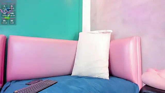 Snapshot of Emily_Monroe_ chatting on 02.23.25 Emily Monroe online show from 02.23.25