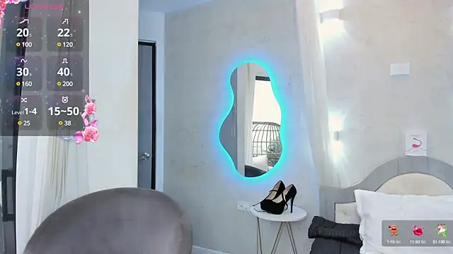 Snapshot of Venusflame__ chatting on 01.31.25 Venusflame online show from 01.31.25