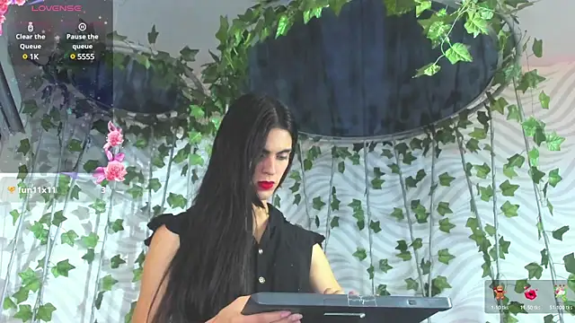 Snapshot of Venusflame__ chatting on 02.04.25 Venusflame online show from 02.04.25