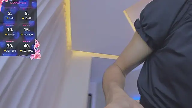 Snapshot of Venusflame__ chatting on 03.04.25 Venusflame online show from 03.04.25