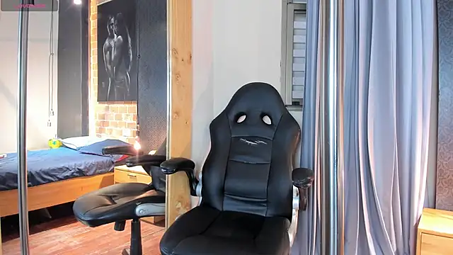 Snapshot of Venusflame__ chatting on 03.14.25 Venusflame online show from 03.14.25