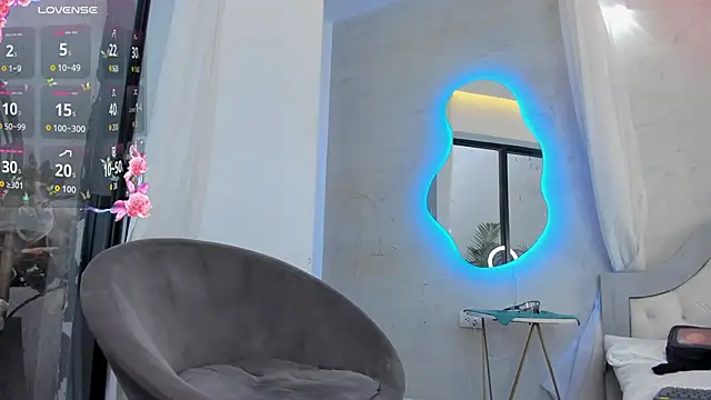 Snapshot of Venusflame__ chatting on 11.05.25 Venusflame online show from 11.05.25