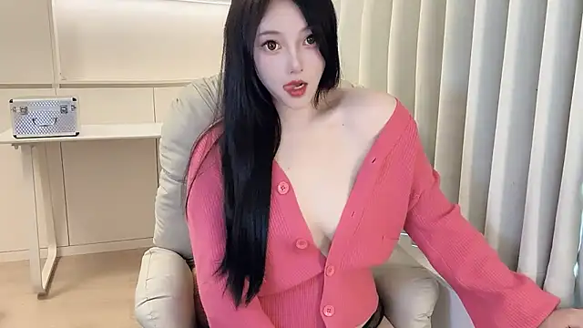 Snapshot of Kulomiyee_koi chatting on 01.14.25 Kulomiyee koi online show from 01.14.25