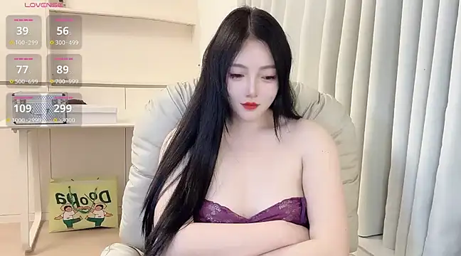 Snapshot of Kulomiyee_koi chatting on 01.31.25 Kulomiyee koi online show from 01.31.25