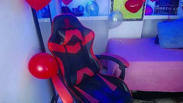 Snapshot of zoe_connor19 chatting on 02.14.25 zoe connor19 online show from 02.14.25