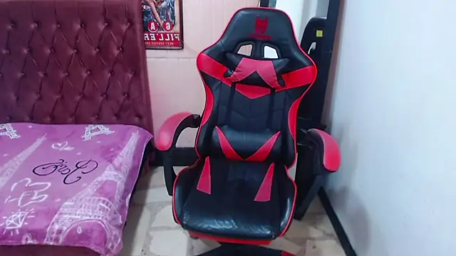 Snapshot of zoe_connor19 chatting on 02.23.25 zoe connor19 online show from 02.23.25