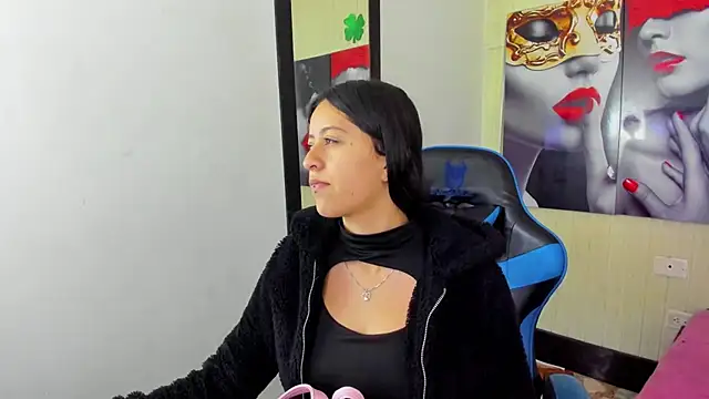 Snapshot of zoe_connor19 chatting on 10.18.25 zoe connor19 online show from 10.18.25