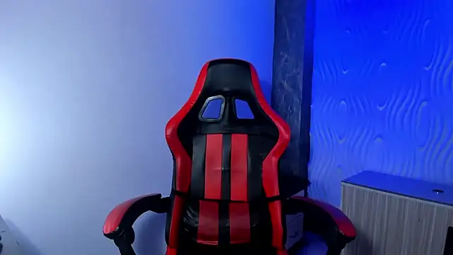 Snapshot of zoe_connor19 chatting on 11.10.25 zoe connor19 online show from 11.10.25