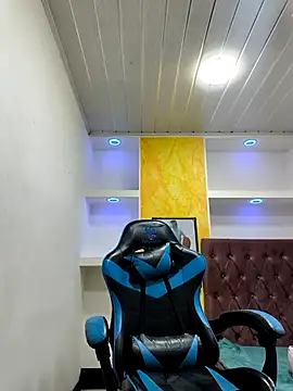 Snapshot of zoe_connor19 chatting on 11.30.25 zoe connor19 online show from 11.30.25