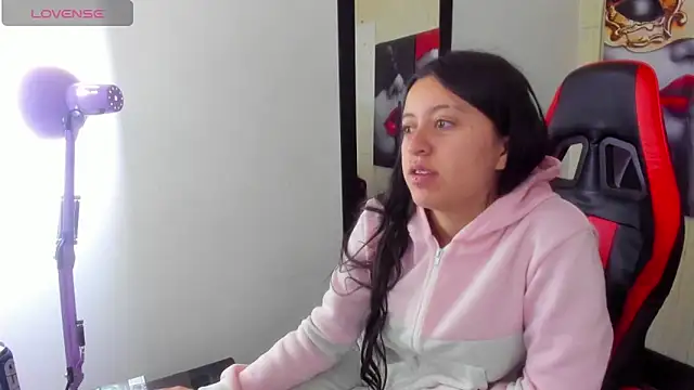 Snapshot of zoe_connor19 chatting on 12.03.25 zoe connor19 online show from 12.03.25