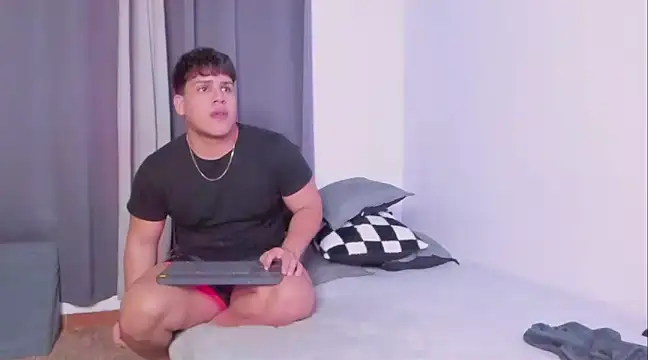 Snapshot of Khail68 chatting on 01.19.25 Khail68 online show from 01.19.25