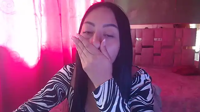 Snapshot of Little_aphrodite chatting on 12.19.25 Little aphrodite online show from 12.19.25