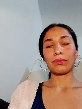 Snapshot of chloewildd_ chatting on 12.01.24 chloewildd  online show from 12.01.24