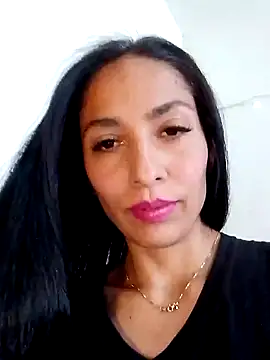 Snapshot of chloewildd_ chatting on 12.18.24 chloewildd  online show from 12.18.24