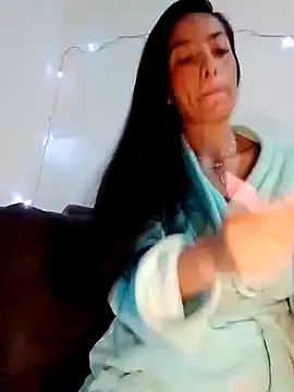 Snapshot of chloewildd_ chatting on 12.21.24 chloewildd  online show from 12.21.24