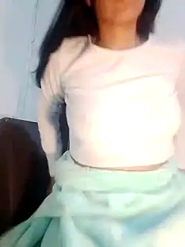 Snapshot of chloewildd_ chatting on 12.22.24 chloewildd  online show from 12.22.24