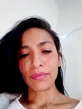 Snapshot of chloewildd_ chatting on 12.22.24 chloewildd  online show from 12.22.24