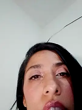 Snapshot of chloewildd_ chatting on 12.30.24 chloewildd  online show from 12.30.24