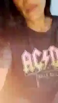 Snapshot of chloewildd_ chatting on 02.08.25 chloewildd  online show from 02.08.25