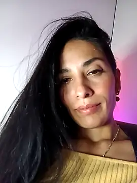 Snapshot of chloewildd_ chatting on 10.22.25 chloewildd  online show from 10.22.25