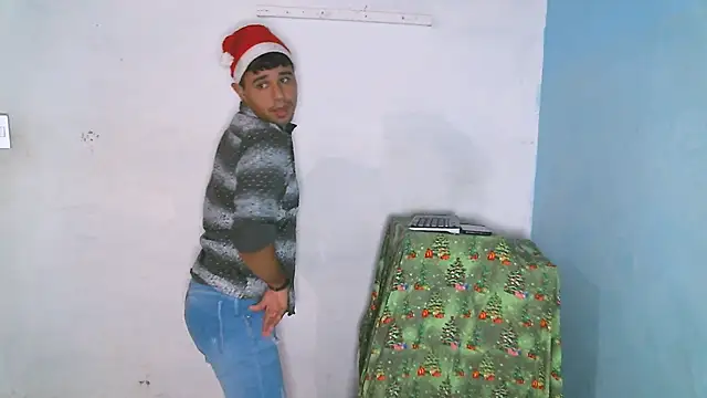 Snapshot of beautiful_james chatting on 12.07.24 beautiful james online show from 12.07.24