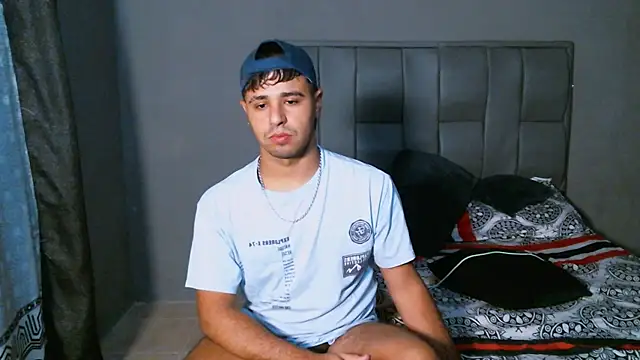 Snapshot of beautiful_james chatting on 01.29.25 beautiful james online show from 01.29.25