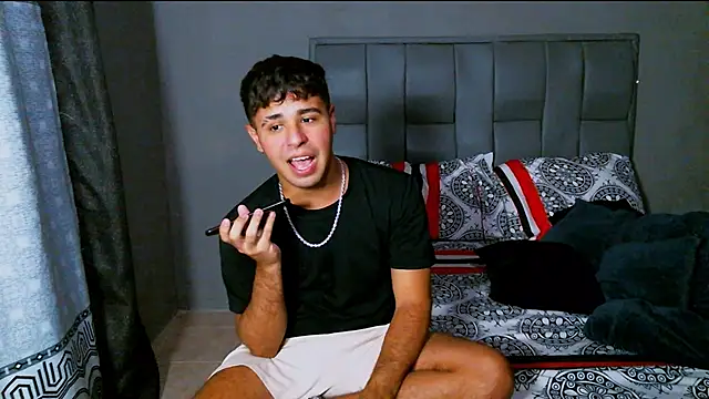 Snapshot of beautiful_james chatting on 01.30.25 beautiful james online show from 01.30.25