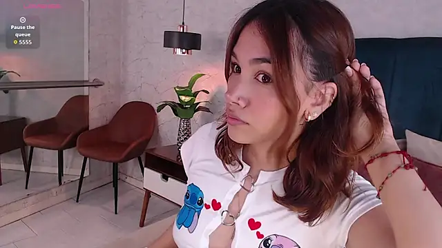 Snapshot of AdeleAndersonn chatting on 09.20.25 AdeleAndersonn online show from 09.20.25