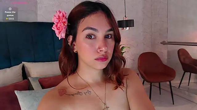 Snapshot of AdeleAndersonn chatting on 10.10.25 AdeleAndersonn online show from 10.10.25