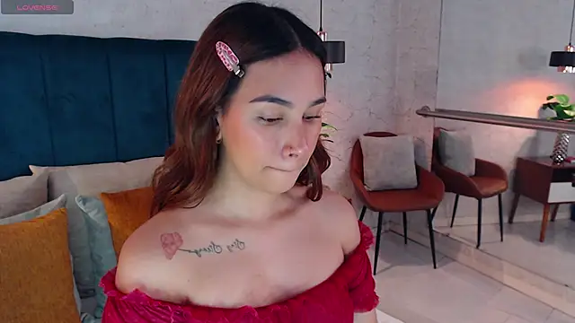 Snapshot of AdeleAndersonn chatting on 10.31.25 AdeleAndersonn online show from 10.31.25