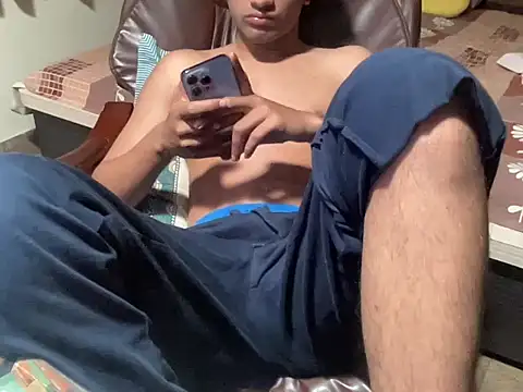 Snapshot of yourhero3466 chatting on 03.08.26 yourhero3466 online show from 03.08.26