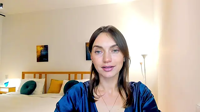 Snapshot of LovelyeeMia chatting on 12.05.24 LovelyeeMia online show from 12.05.24