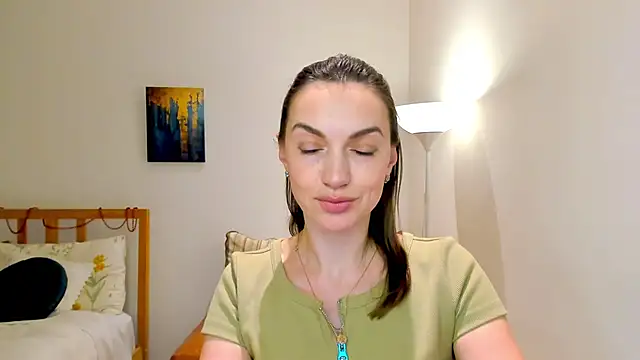 Snapshot of LovelyeeMia chatting on 12.24.24 LovelyeeMia online show from 12.24.24