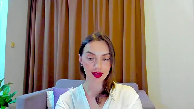 LovelyeeMia online show from 10.20.25