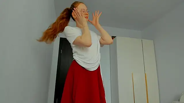 Snapshot of Fire_Luna chatting on 03.18.25 Fire Luna online show from 03.18.25