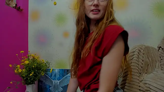 Snapshot of Fire_Luna chatting on 09.18.25 Fire Luna online show from 09.18.25