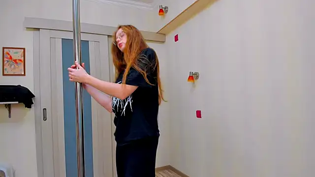 Snapshot of Fire_Luna chatting on 11.01.25 Fire Luna online show from 11.01.25