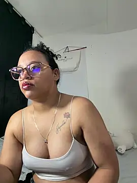Snapshot of angela_angels_ chatting on 05.14.26 angela angels online show from 05.14.26