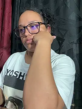 Snapshot of angela_angels_ chatting on 06.18.26 angela angels online show from 06.18.26