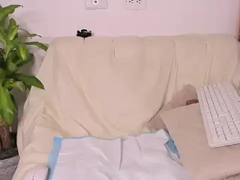 Snapshot of lulu_rrussell chatting on 01.22.25 lulu rrussell online show from 01.22.25