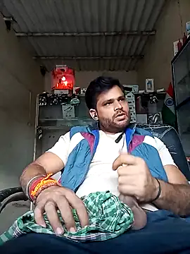 Snapshot of Priynkarani chatting on 12.15.25 Priynkarani online show from 12.15.25